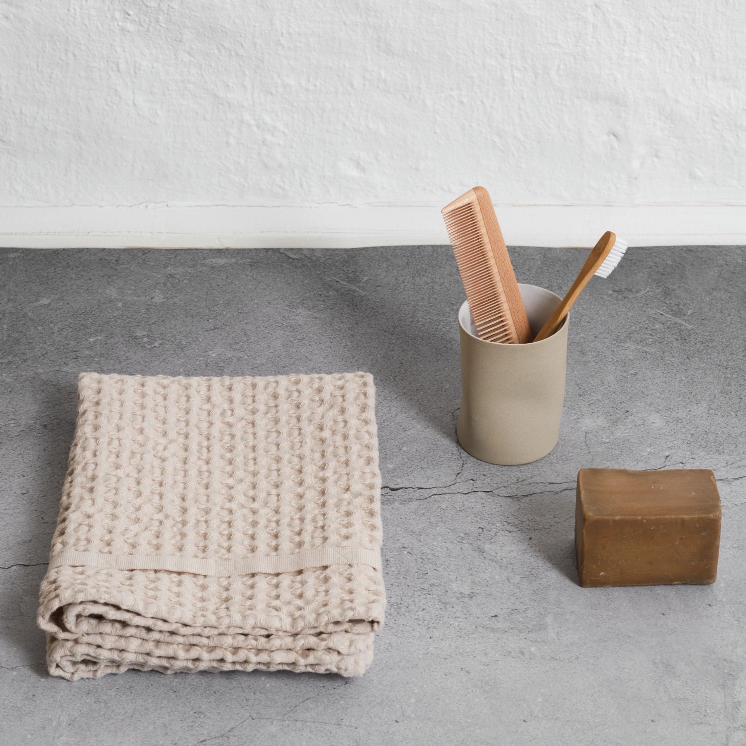 Big Waffle towel 50x75cm stone organic cotton