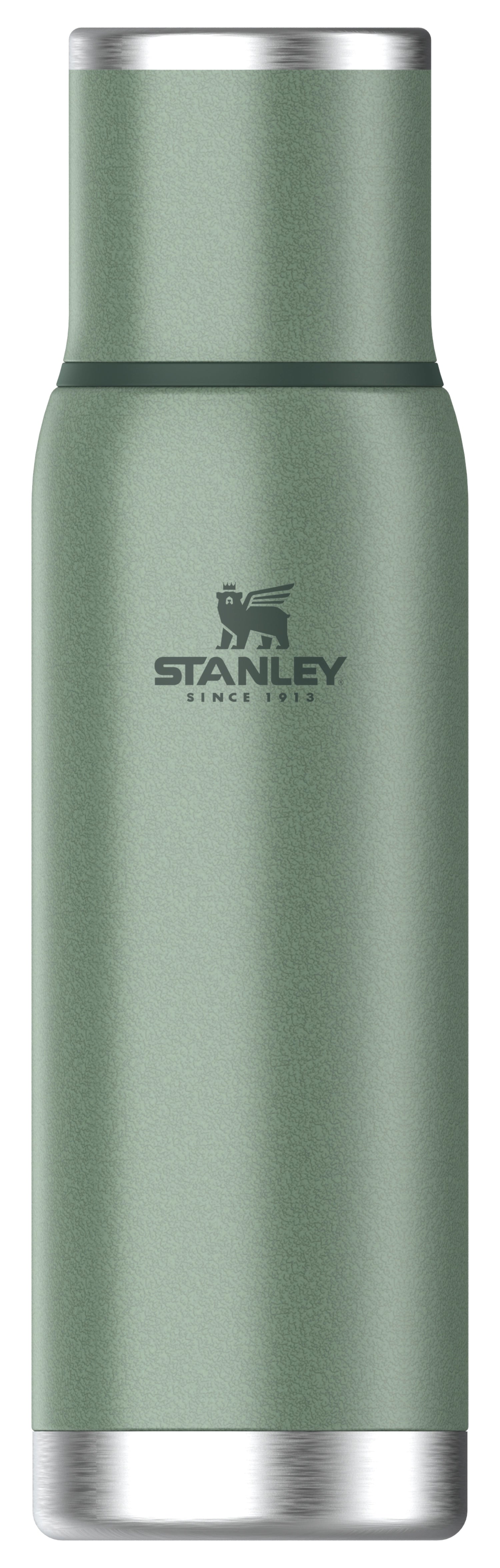 Adventure To-Go Flasche 1.0l hammertone green in Grün präsentiert im Onlineshop von KAQTU Design AG. Trinkflaschen ist von Stanley