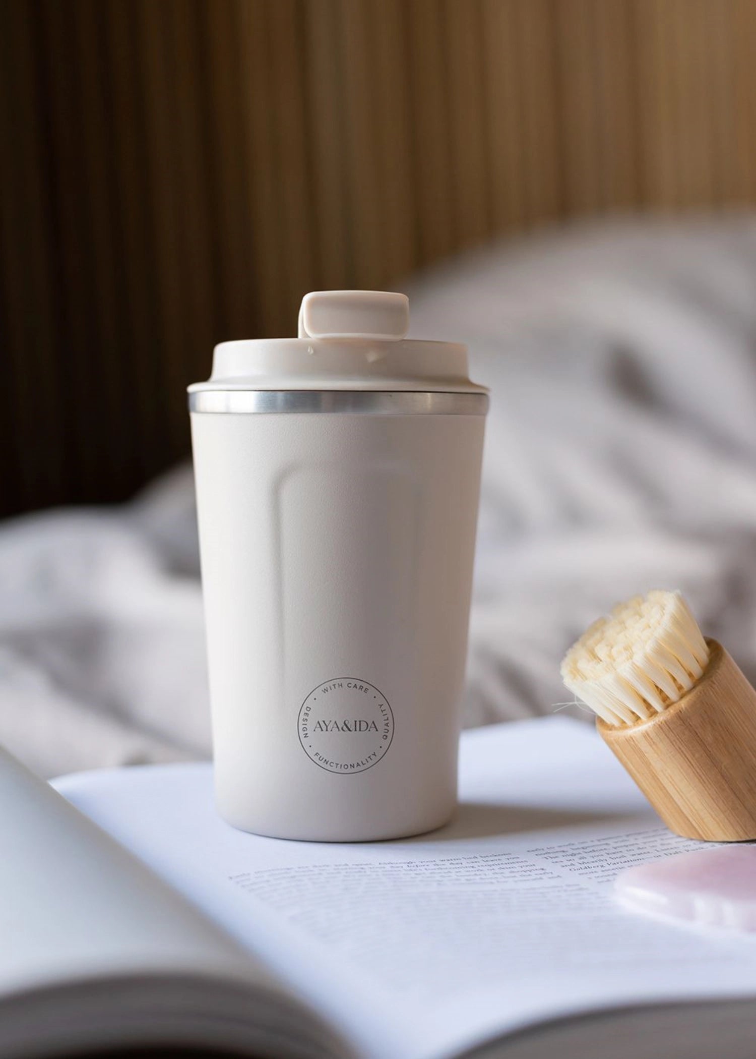 CUP2GO Becher 380ml Cream Beige in Beige präsentiert im Onlineshop von KAQTU Design AG. Trinkflaschen ist von AYA&IDA