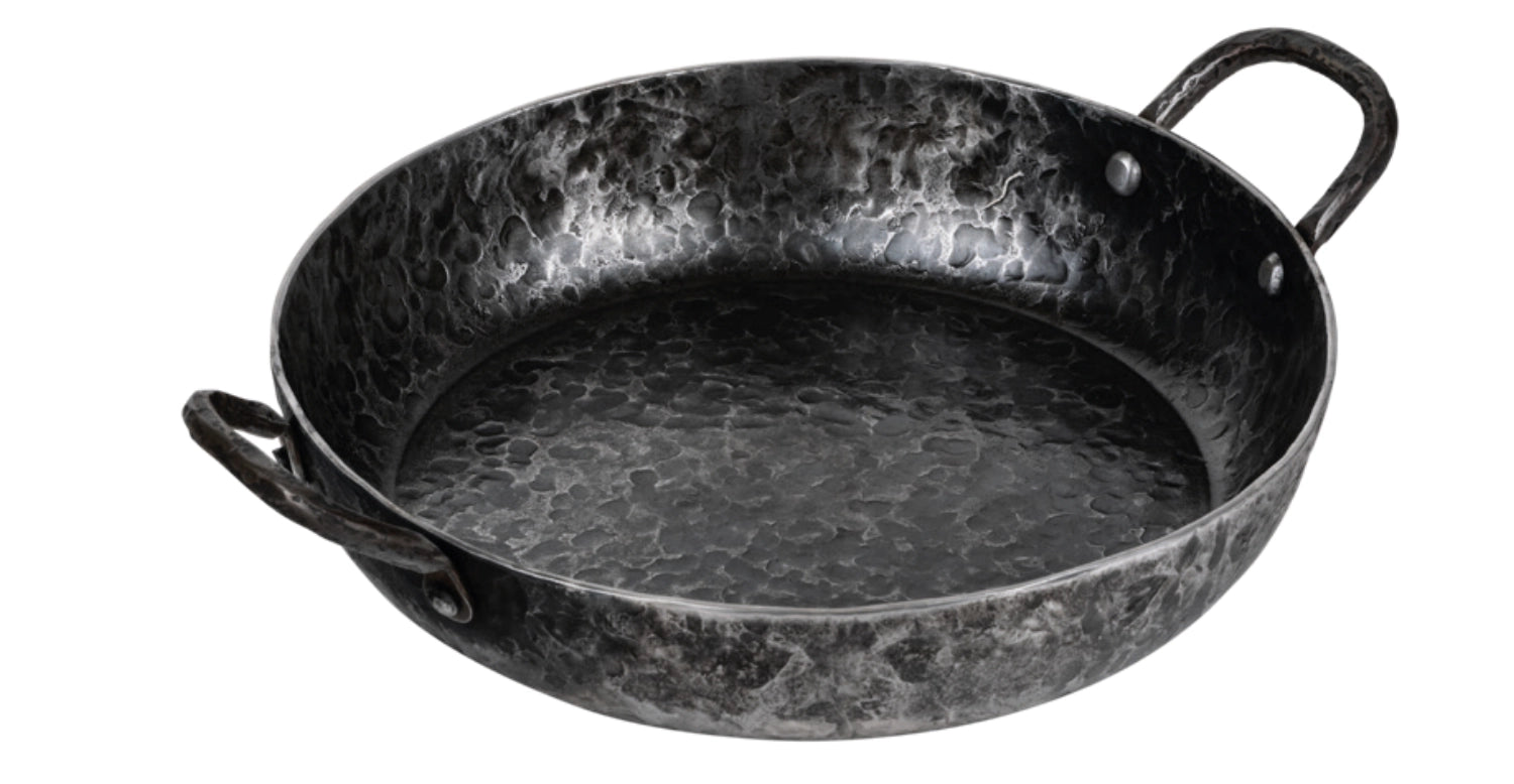 Forged Bratpfanne 2 Griffe 20cm in Schwarz präsentiert im Onlineshop von KAQTU Design AG. Bratpfanne ist von Forged