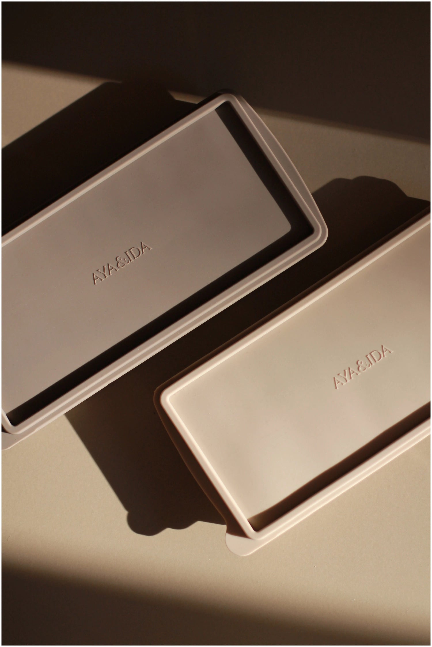 Eiswürfelbehälter Driftwood in Beige präsentiert im Onlineshop von KAQTU Design AG. Eiswürfelform ist von AYA&IDA