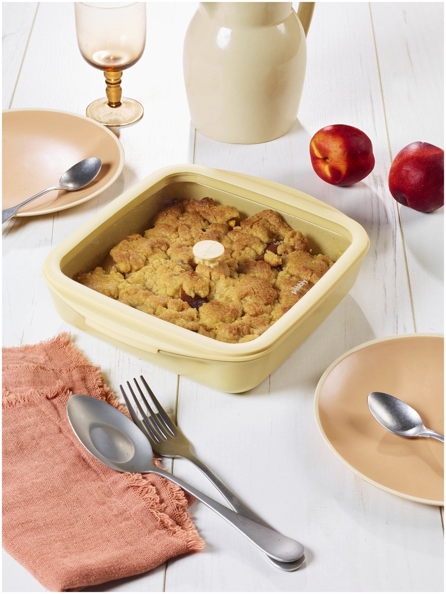 Auflaufform mit Frischhaltedeckel 1.6l 21.9x25.1cm eggshell in Gelb präsentiert im Onlineshop von KAQTU Design AG. Aufbewahrungsbeutel ist von Pebbly