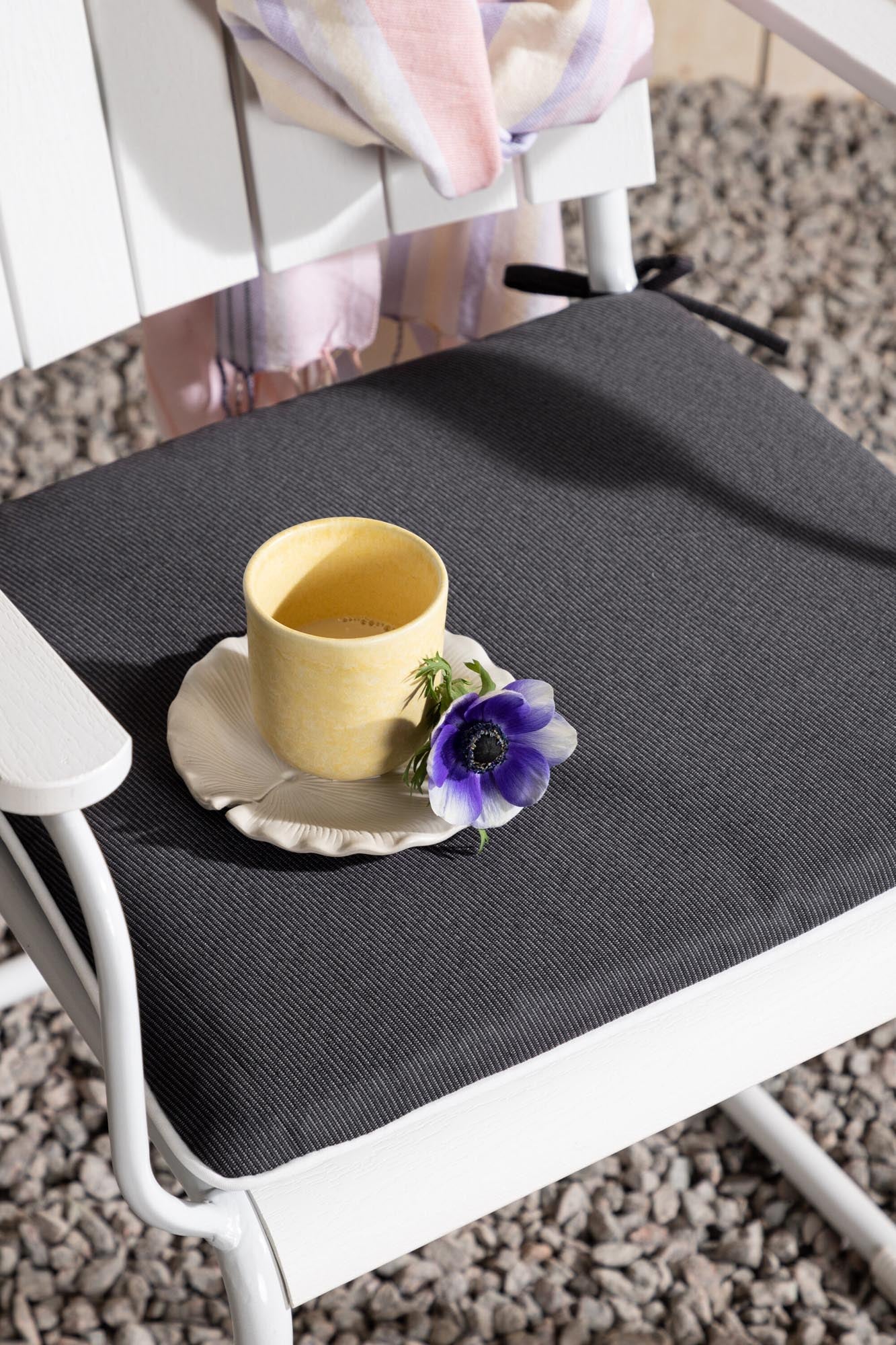 Hochwertiges Dyna Holmsund Stuhl Ersatzkissen von Venture Home. Komfortabel, stilvoll und wetterfest für Ihren Aussenbereich.