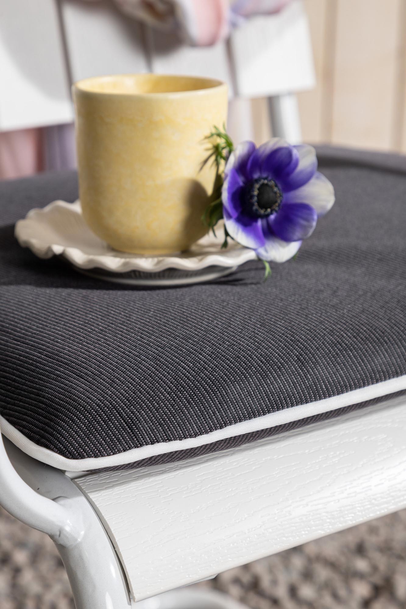 Erleben Sie mit dem Dyna Holmsund Stuhl Ersatzkissen von Venture Home ultimativen Komfort und modernes Design. Ideal für Ihren Garten!