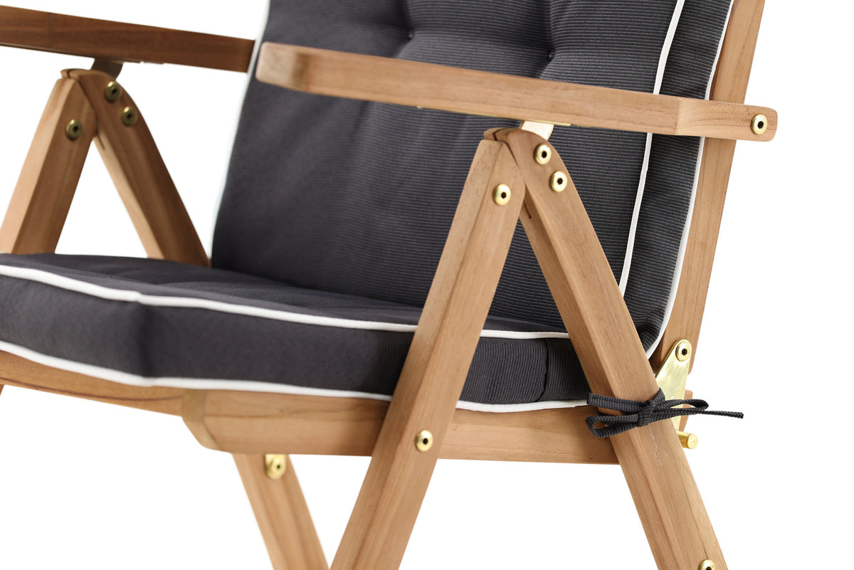Classic Kissen in Grau präsentiert im Onlineshop von KAQTU Design AG. Sitzkissen ist von Venture Home