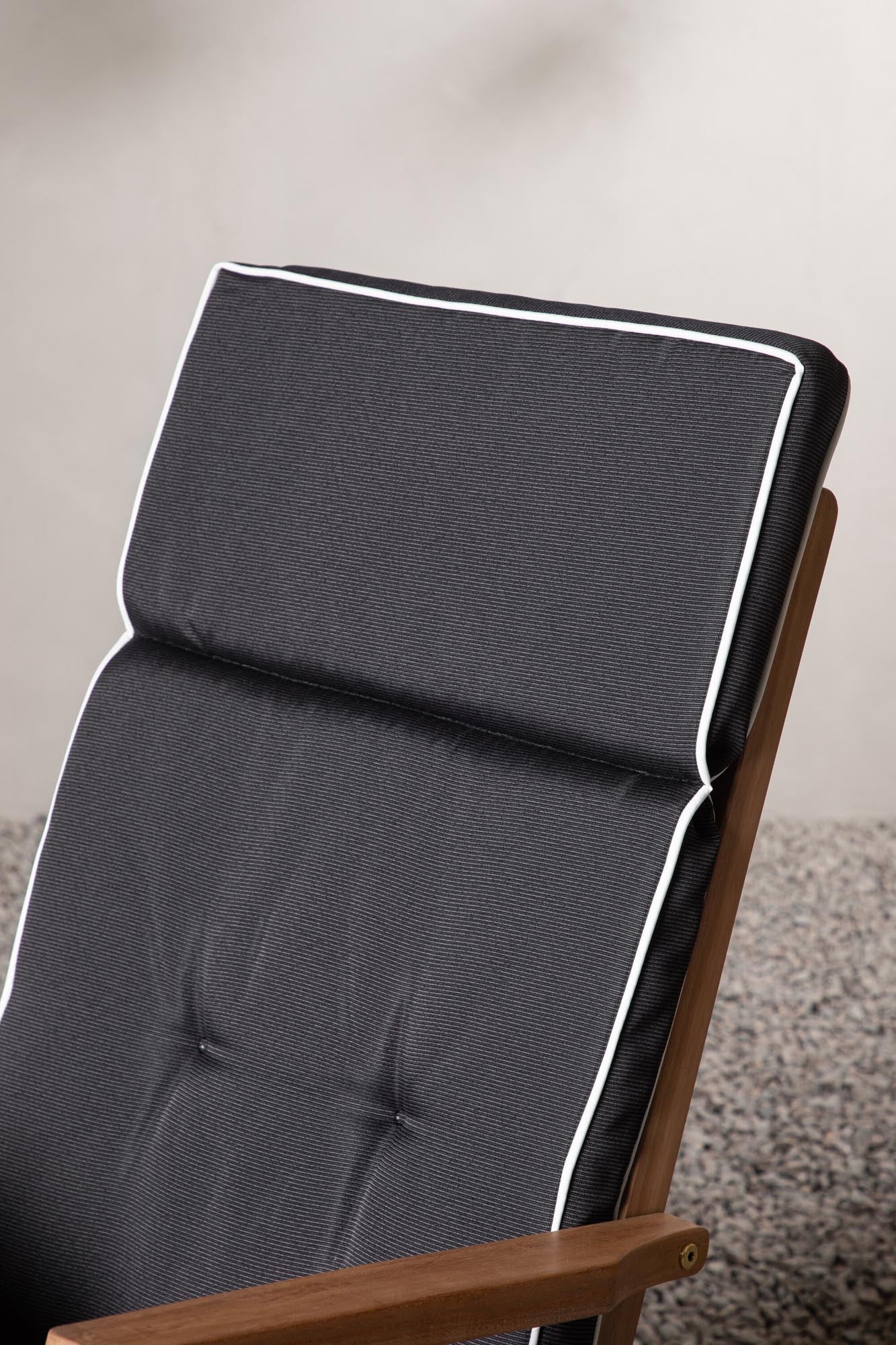 Entdecken Sie das Classic Kissen von Venture Home – stilvoll, langlebig und ergonomisch. Perfekt für jeden Essbereich!