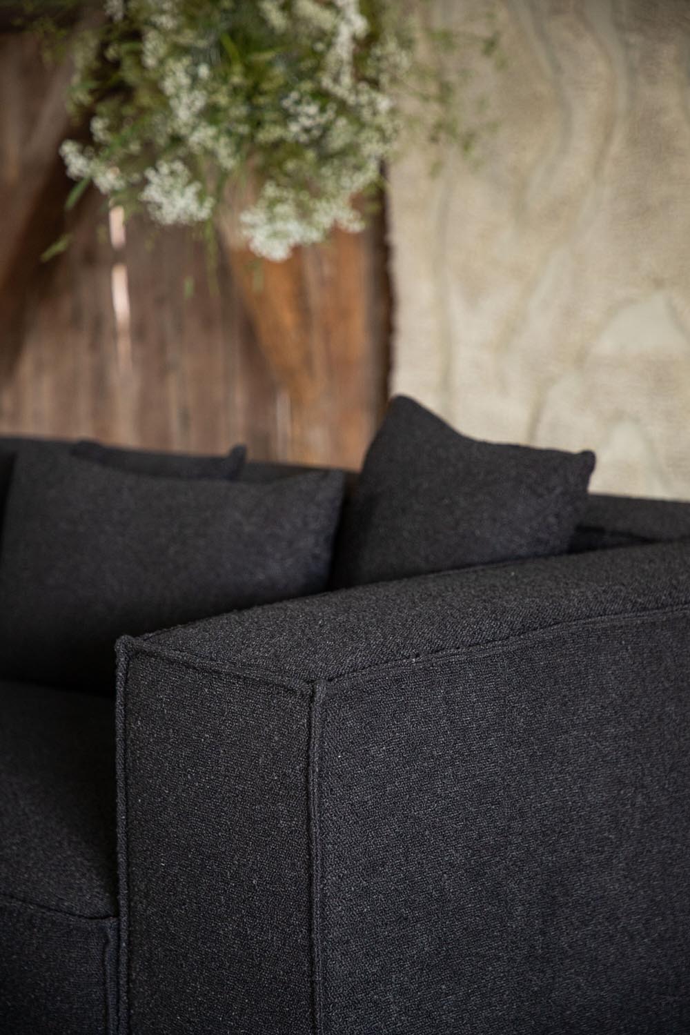 Gillholmen Sofa in Schwarz präsentiert im Onlineshop von KAQTU Design AG. 3er Sofa ist von Vind