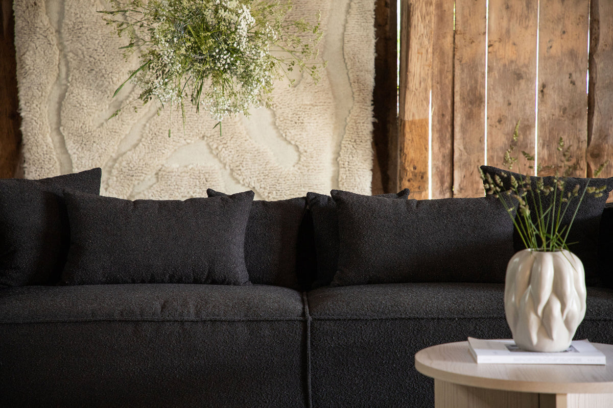 Gillholmen Sofa in Schwarz präsentiert im Onlineshop von KAQTU Design AG. 3er Sofa ist von Vind