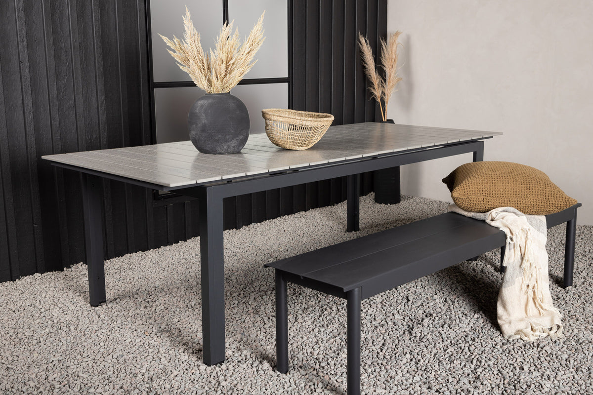Levels Gartentisch ausziehbar in Schwarz präsentiert im Onlineshop von KAQTU Design AG. Gartentisch ist von Venture Home