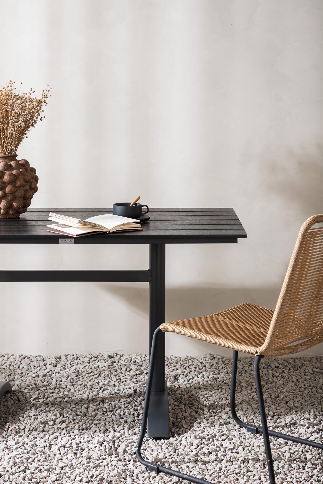 Denver Gartentisch in Schwarz präsentiert im Onlineshop von KAQTU Design AG. Gartentisch ist von Venture Home