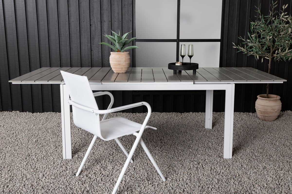 Levels Gartentisch ausziehbar in Weiss präsentiert im Onlineshop von KAQTU Design AG. Gartentisch ist von Venture Home