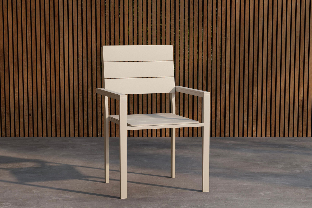 Levels Esszimmerstuhl in Beige präsentiert im Onlineshop von KAQTU Design AG. Stuhl ist von Venture Home