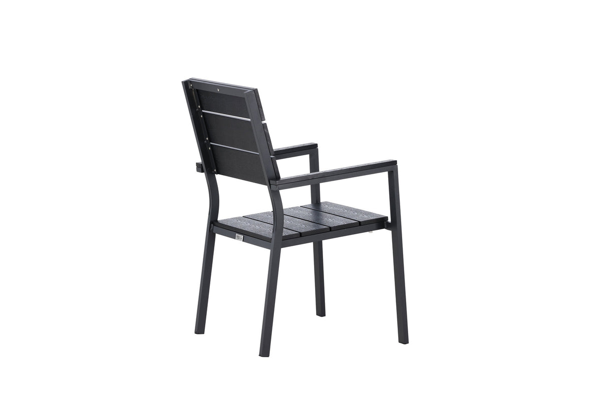 Levels Gartenstuhl in Schwarz präsentiert im Onlineshop von KAQTU Design AG. Gartenstuhl mit Armlehnen ist von Venture Home
