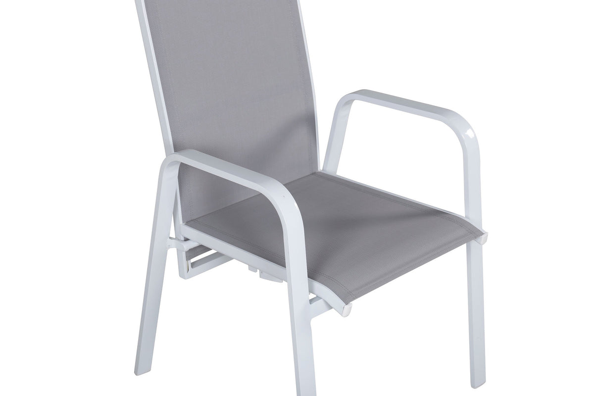Copacabana Stuhl in Grau präsentiert im Onlineshop von KAQTU Design AG. Gartenstuhl mit Armlehnen ist von Venture Home