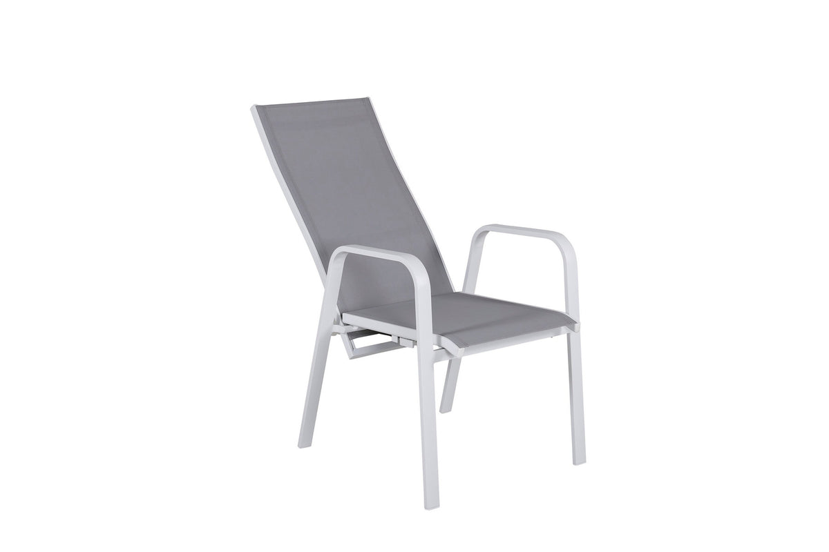 Copacabana Stuhl in Grau präsentiert im Onlineshop von KAQTU Design AG. Gartenstuhl mit Armlehnen ist von Venture Home