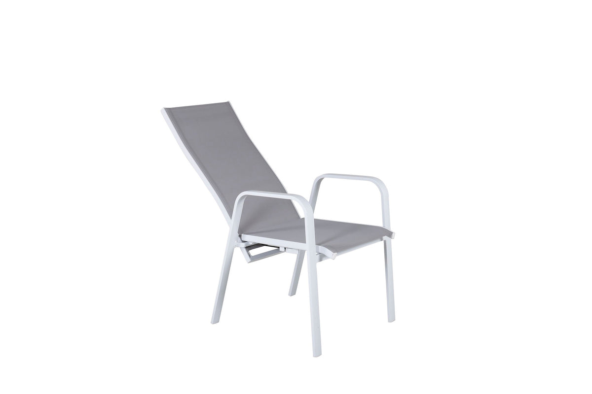 Copacabana Stuhl in Grau präsentiert im Onlineshop von KAQTU Design AG. Gartenstuhl mit Armlehnen ist von Venture Home