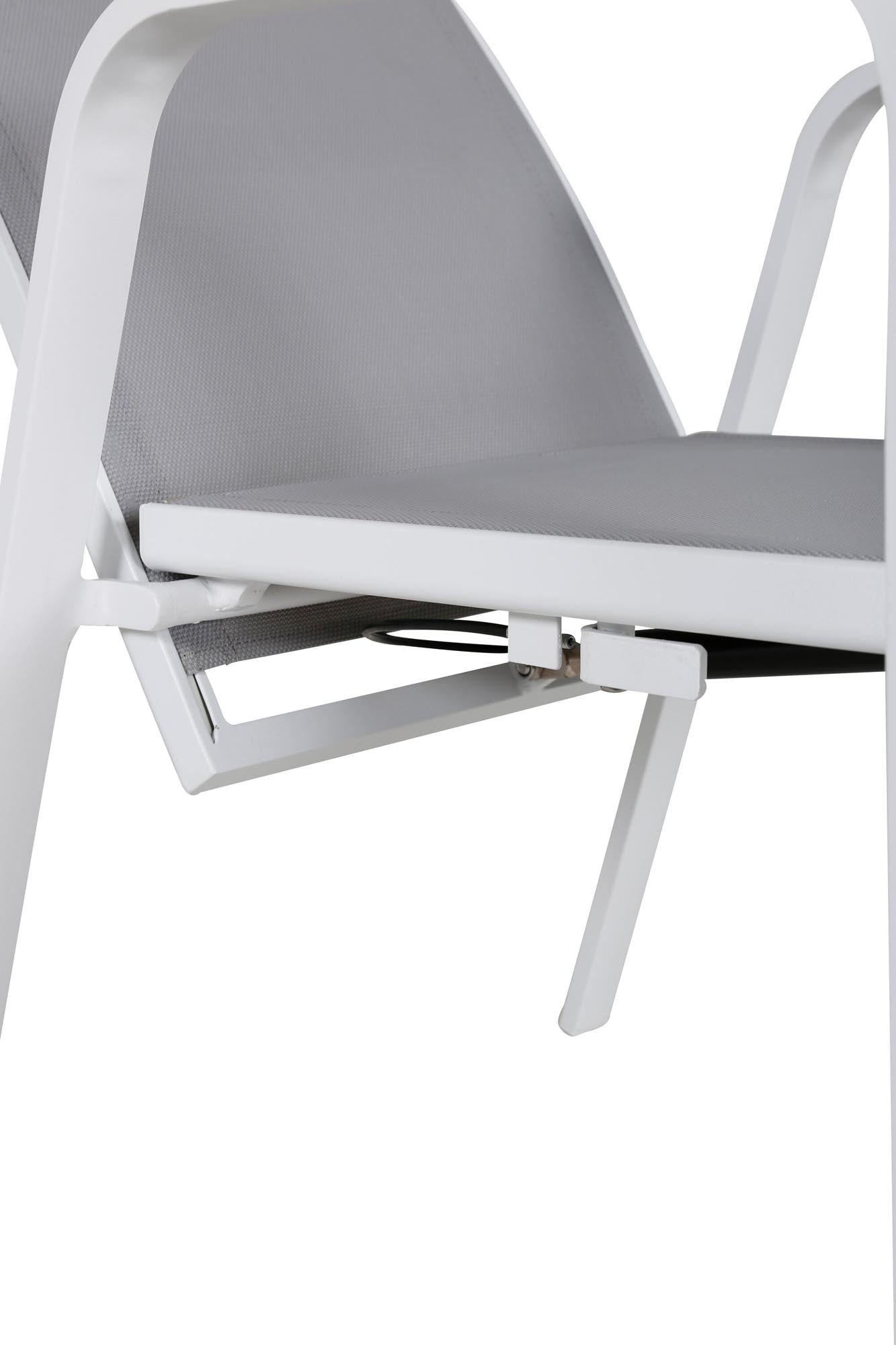 Erleben Sie den Copacabana Stuhl von Venture Home – ein eleganter und bequemer Gartenstuhl, ideal für entspannte Stunden im Freien.