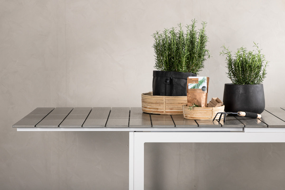 Levels Gartentisch ausziehbar in Weiss präsentiert im Onlineshop von KAQTU Design AG. Gartentisch ist von Venture Home