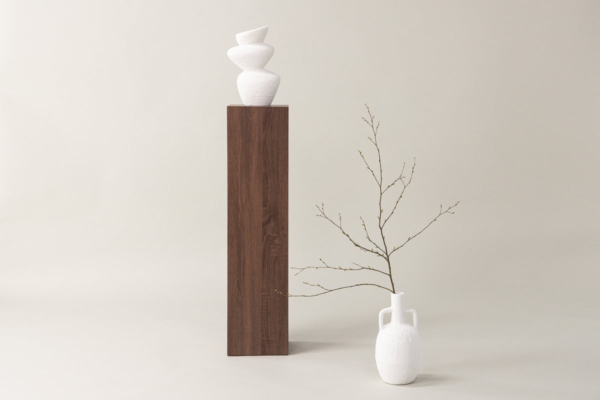 Ramsvik Sockel in Braun präsentiert im Onlineshop von KAQTU Design AG. Beistelltisch ist von Vind
