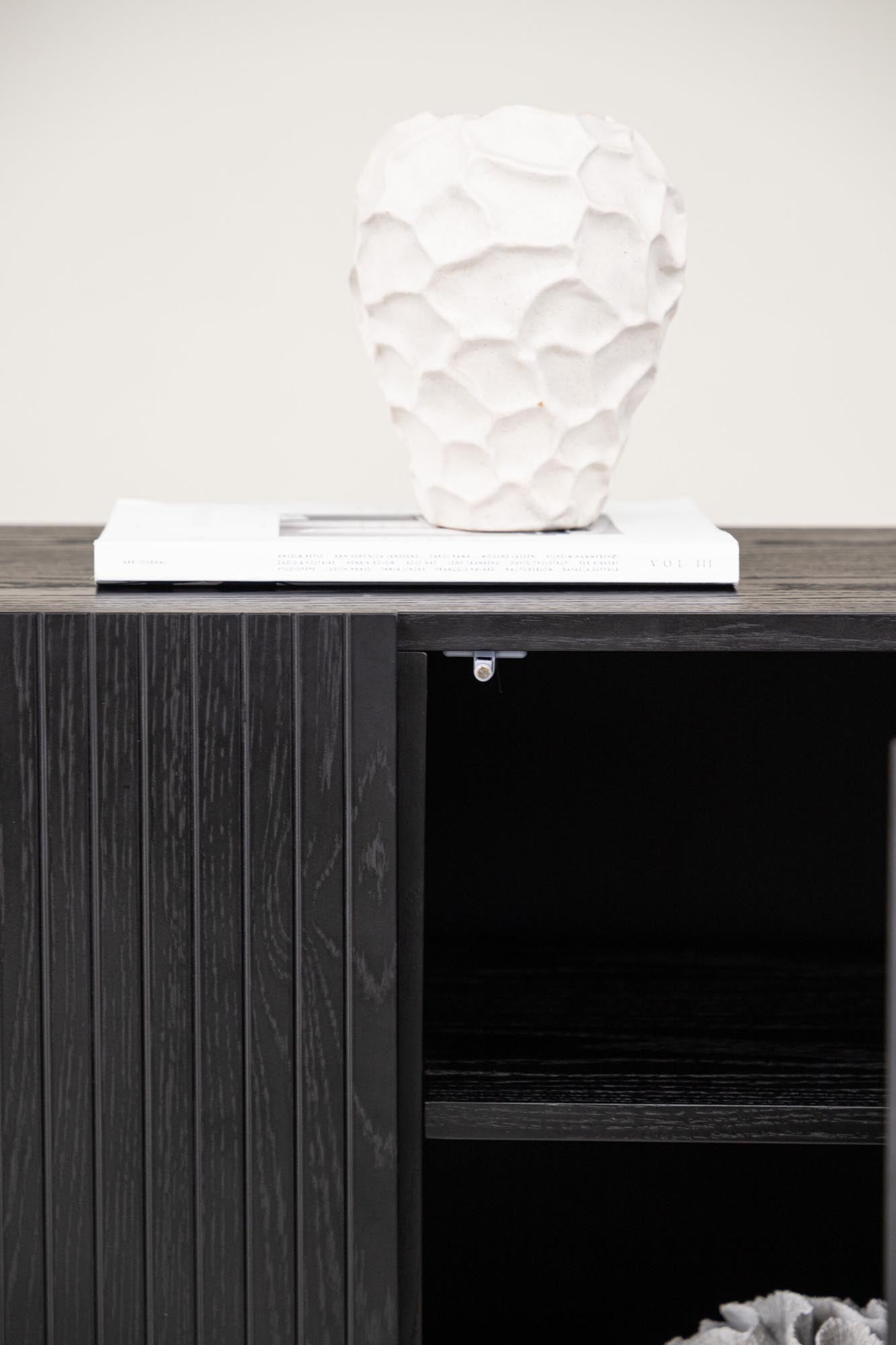 Björkön Kabinett: Elegante Schlichtheit für Ihr modernes Zuhause.