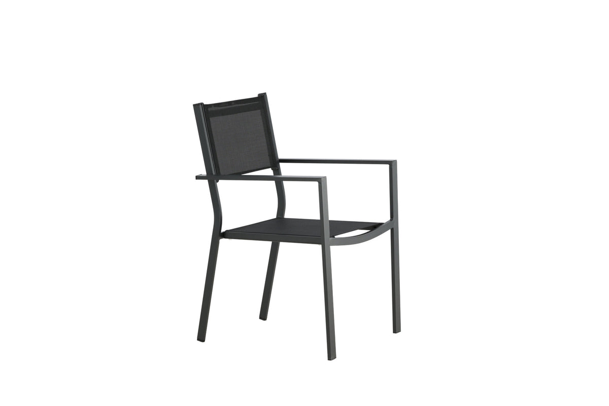Copacabana Stapelstuhl in Schwarz präsentiert im Onlineshop von KAQTU Design AG. Gartenstuhl mit Armlehnen ist von Venture Home
