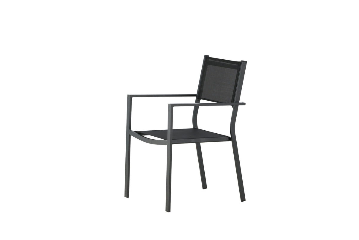 Copacabana Stapelstuhl in Schwarz präsentiert im Onlineshop von KAQTU Design AG. Gartenstuhl mit Armlehnen ist von Venture Home
