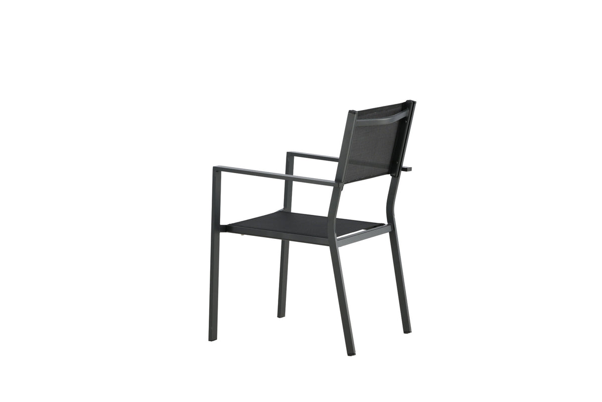 Copacabana Stapelstuhl in Schwarz präsentiert im Onlineshop von KAQTU Design AG. Gartenstuhl mit Armlehnen ist von Venture Home