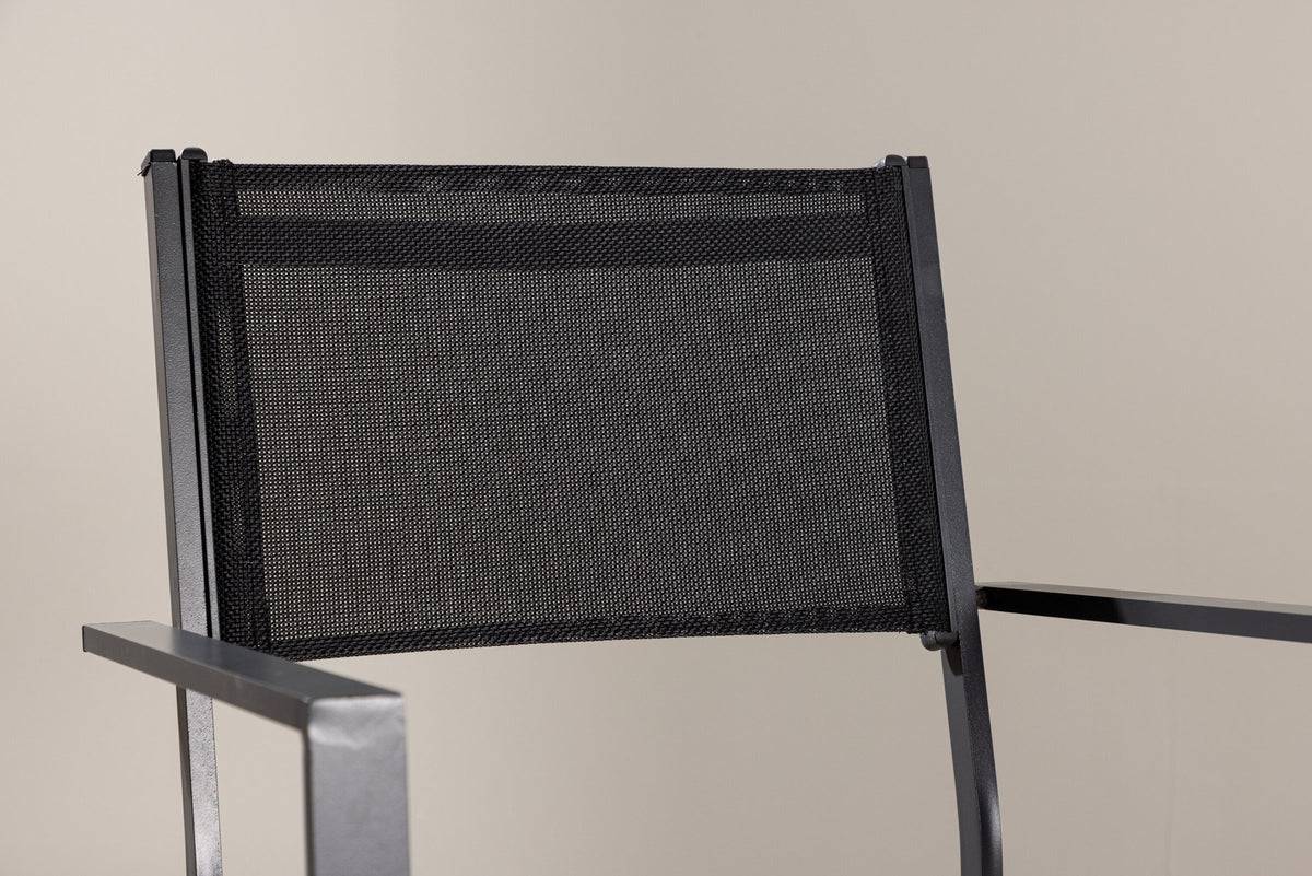 Copacabana Stapelstuhl in Schwarz präsentiert im Onlineshop von KAQTU Design AG. Gartenstuhl mit Armlehnen ist von Venture Home