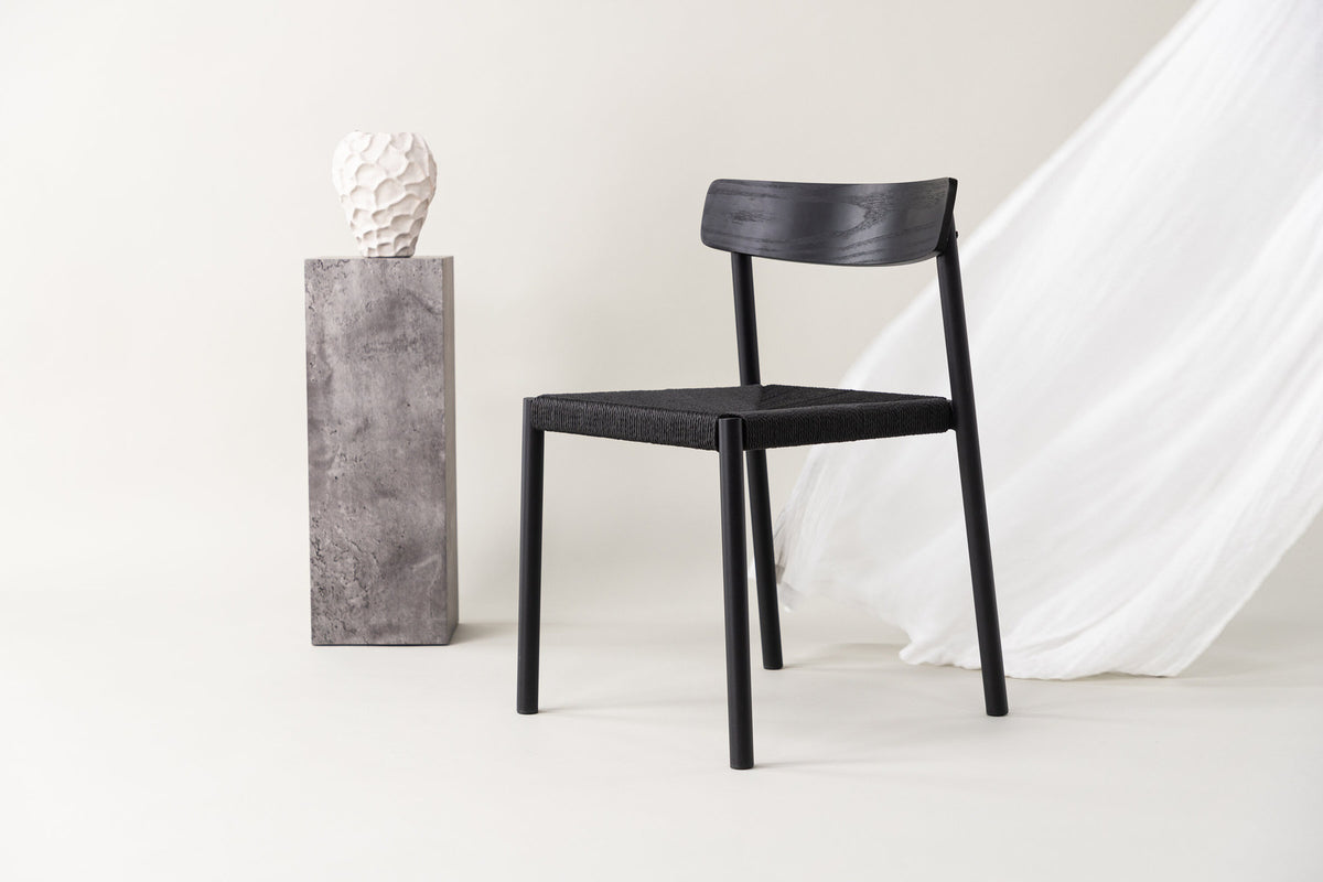 Malmö Stuhl in Schwarz präsentiert im Onlineshop von KAQTU Design AG. Stuhl ist von Vind