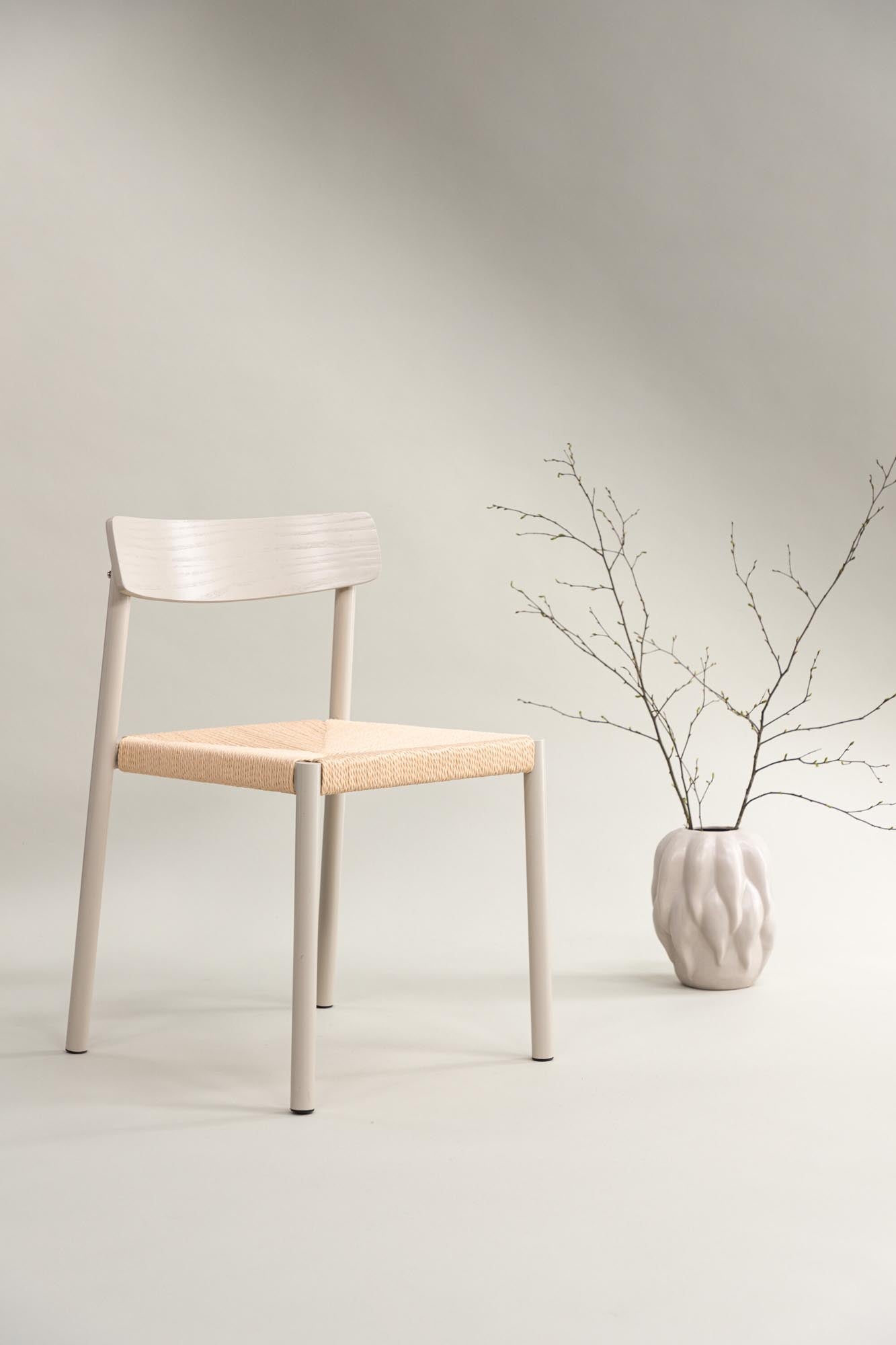 Malmö Stuhl von Vind: Eleganter, skandinavischer Stuhl aus hochwertigen Materialien, ideal für Esszimmer und Wohnbereich.