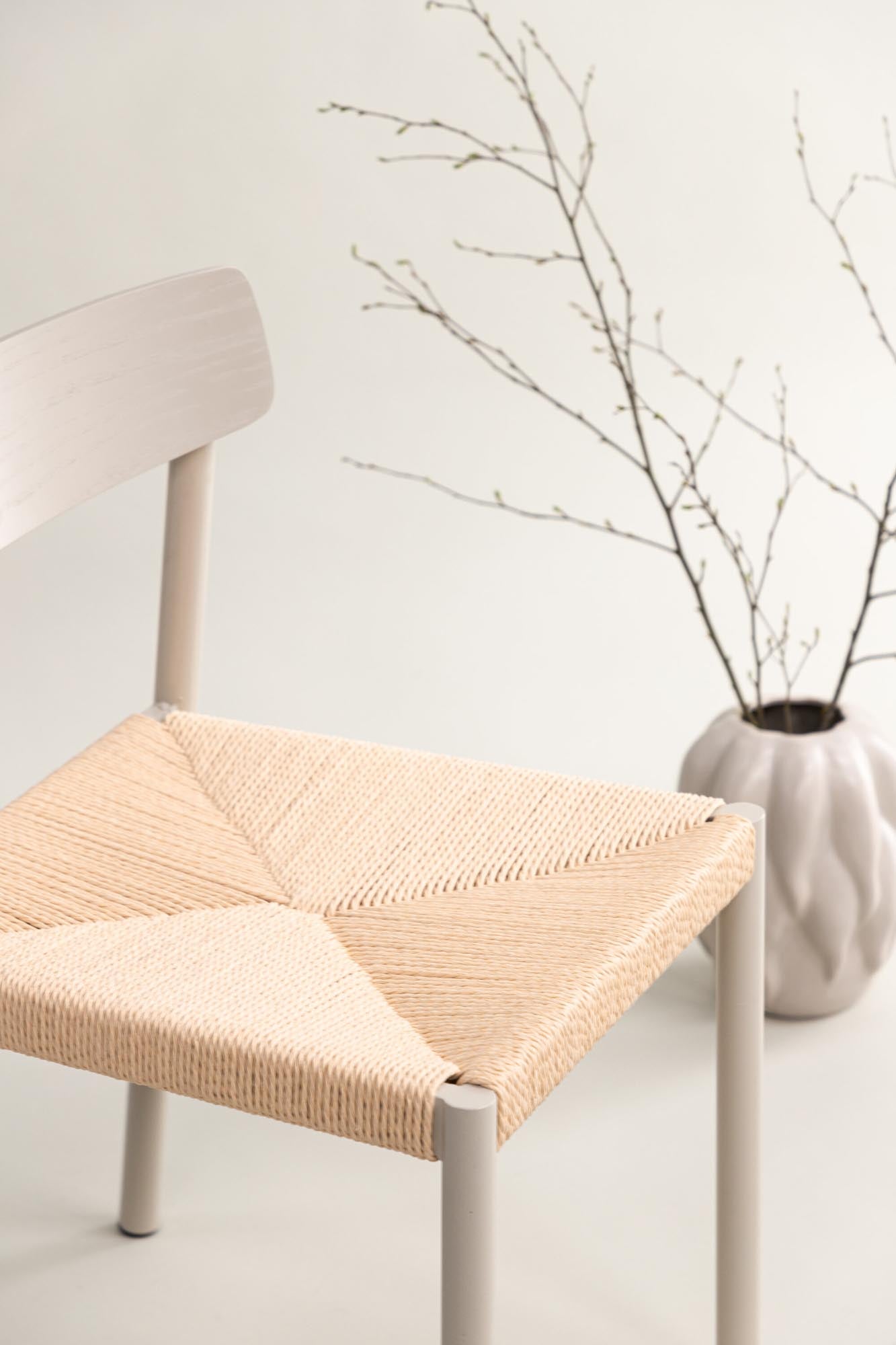 Malmö Stuhl von Vind: Moderner, stilvoller Stuhl mit langlebigen Materialien, perfekt für Esszimmer und vielseitige Wohnräume.