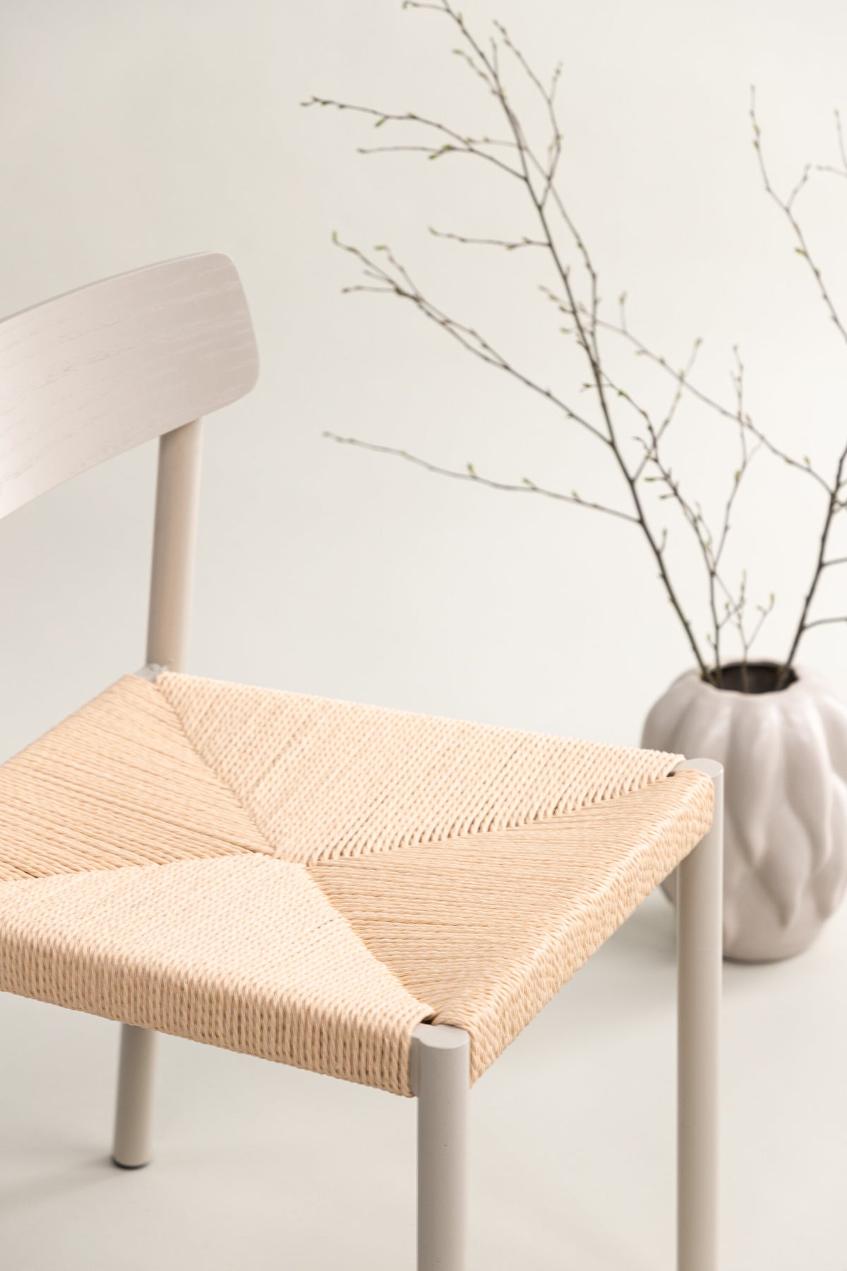 Malmö Stuhl in Greige präsentiert im Onlineshop von KAQTU Design AG. Stuhl ist von Vind