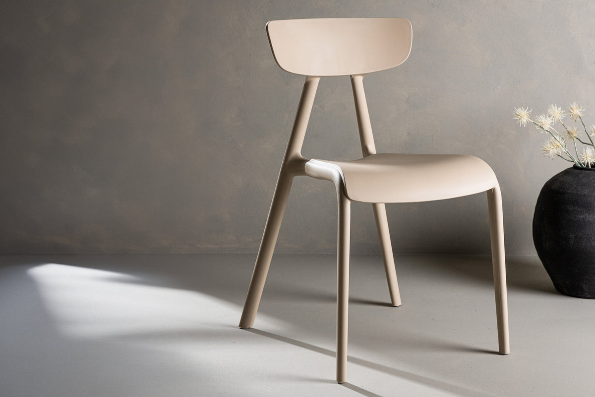 Ursholmen Stuhl in Beige präsentiert im Onlineshop von KAQTU Design AG. Stuhl ist von Venture Home