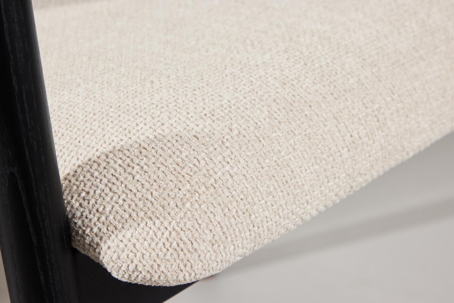 Långön Esszimmerstuhl in Schwarz präsentiert im Onlineshop von KAQTU Design AG. Stuhl mit Armlehne ist von Vind