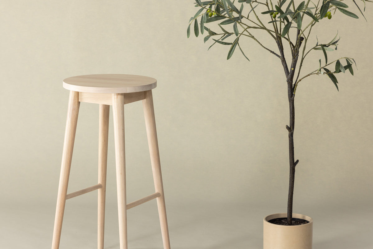Mollösand Barstuhl in Tünchen präsentiert im Onlineshop von KAQTU Design AG. Barhocker ist von Vind