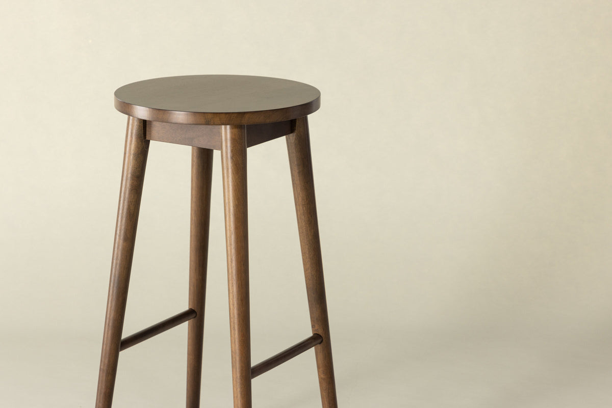 Mollösand Barstuhl in Mokka präsentiert im Onlineshop von KAQTU Design AG. Barhocker ist von Vind