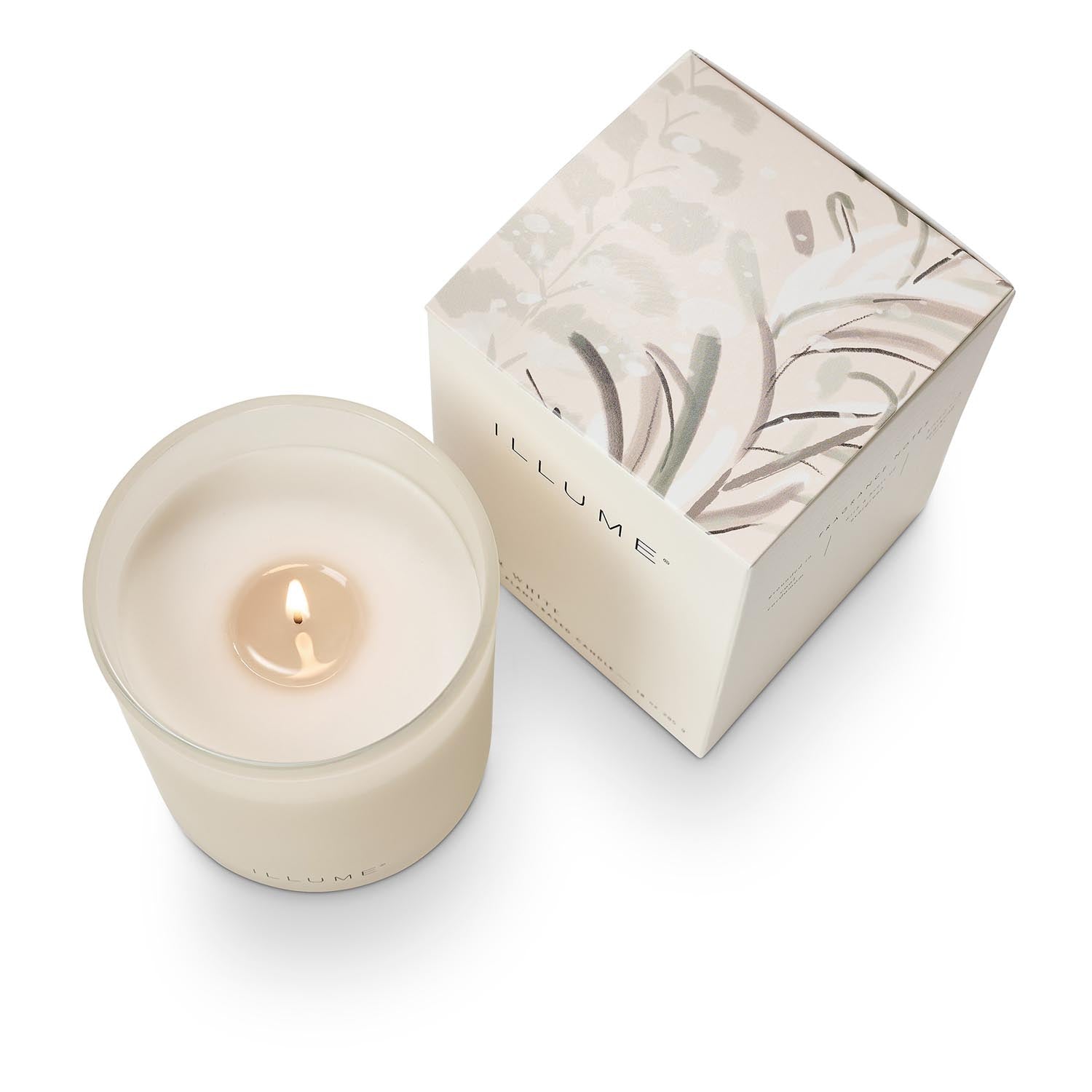 Winter White Box Glass Candle, Weiss, in Weiß präsentiert im Onlineshop von KAQTU Design AG. Duftkerze ist von Illume