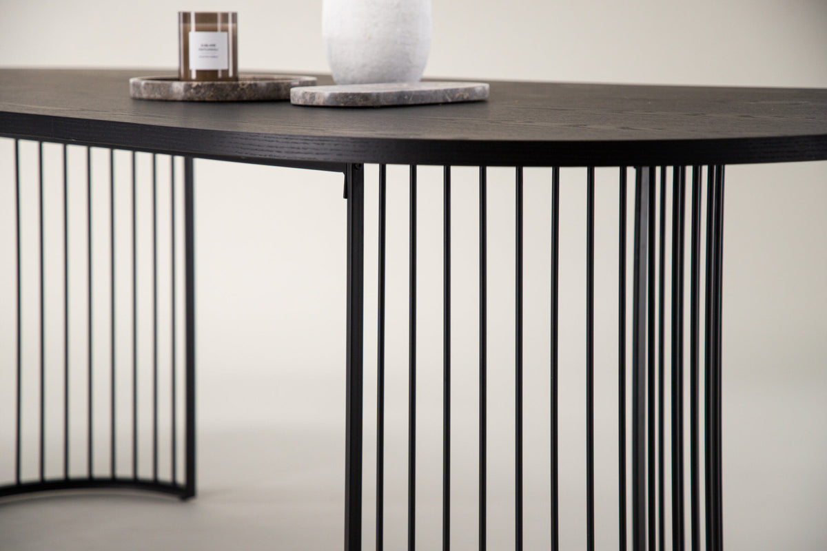 Hamneskär Tisch in Schwarz präsentiert im Onlineshop von KAQTU Design AG. Esstisch ist von Vind