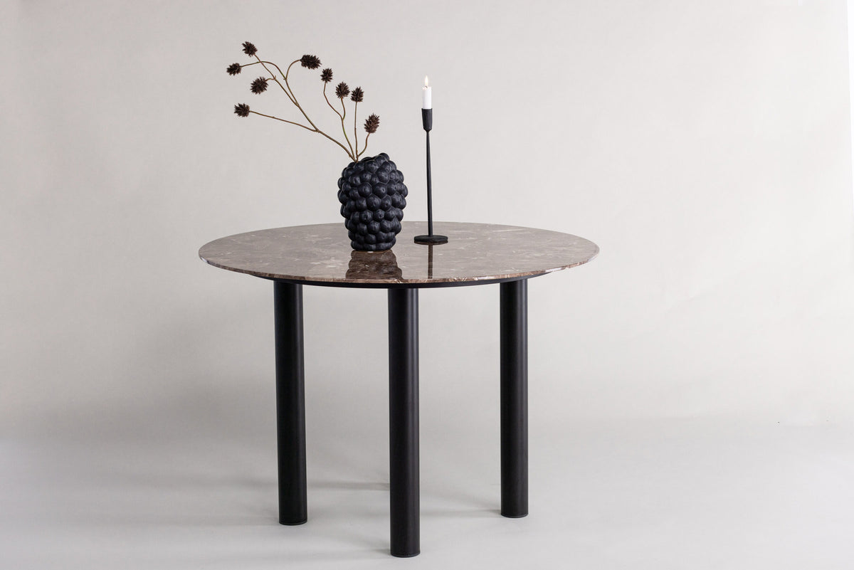 Havsten Tisch in Schwarz präsentiert im Onlineshop von KAQTU Design AG. Esstisch ist von Vind