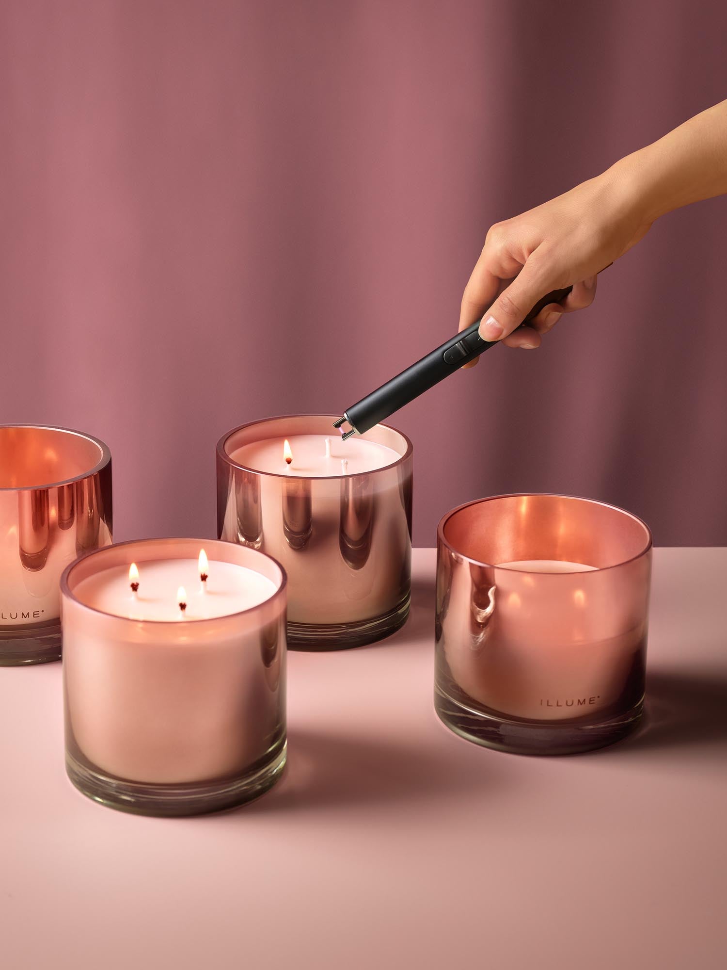 Coconut Milk Mango Statement Glas Kerze, Rose, in Rose präsentiert im Onlineshop von KAQTU Design AG. Duftkerze ist von Illume