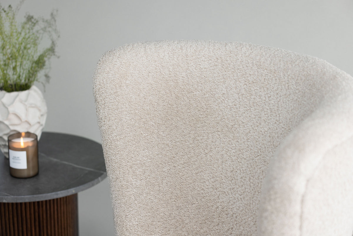 Hällsö Sessel in Beige präsentiert im Onlineshop von KAQTU Design AG. Sessel mit Armlehnen ist von Vind