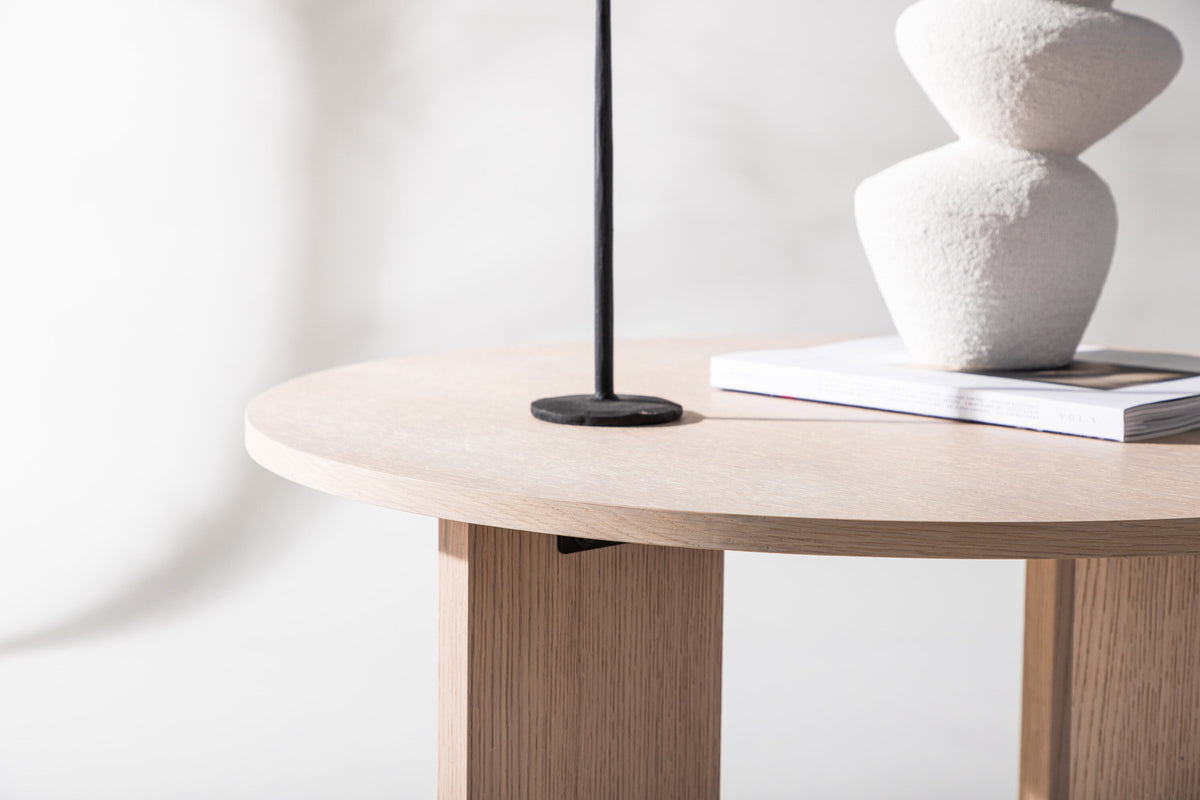 Askerön Beistelltisch in Tünchen präsentiert im Onlineshop von KAQTU Design AG. Beistelltisch ist von Vind