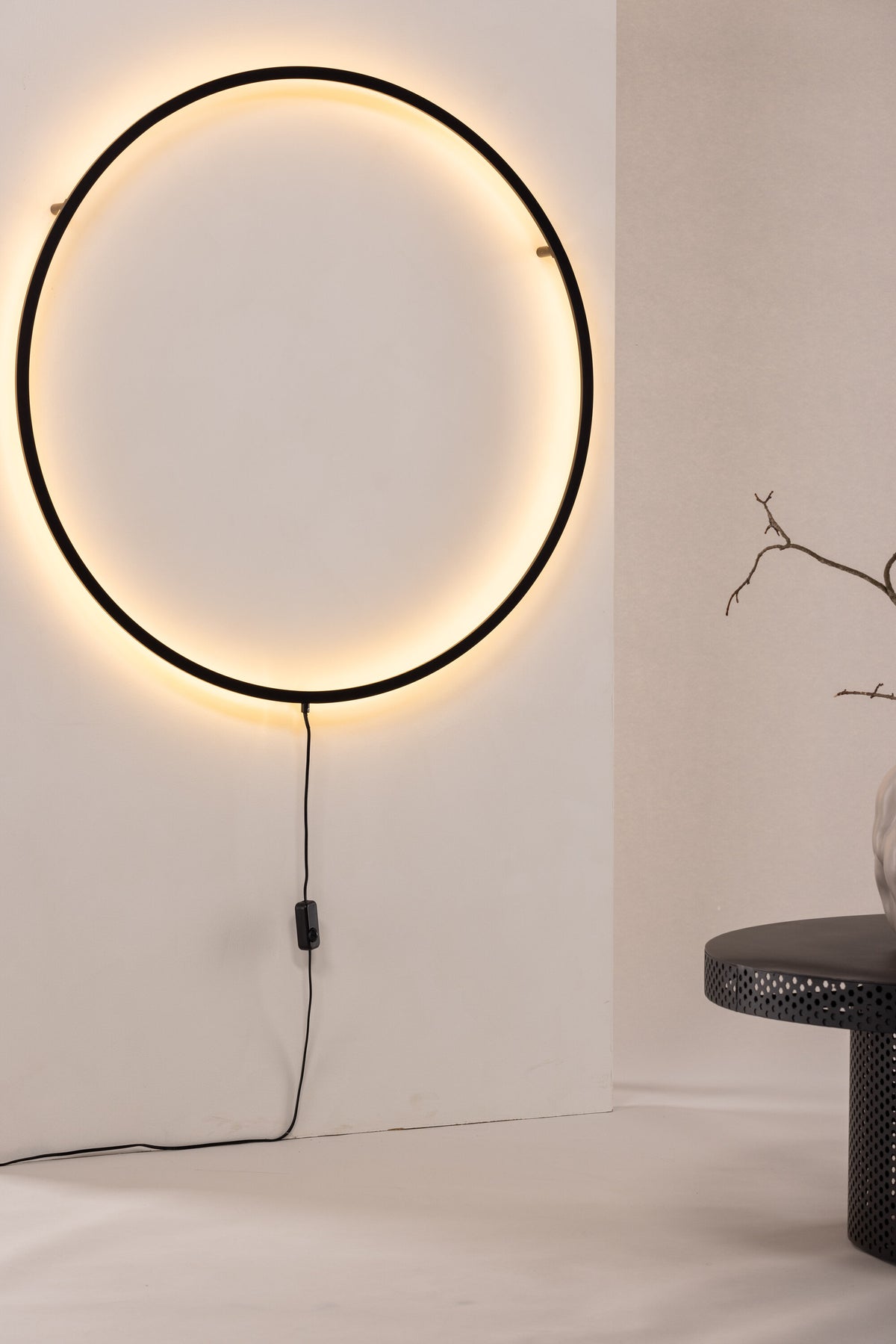 Sörmjöle x Josefin Lustig Wandleuchte in Schwarz präsentiert im Onlineshop von KAQTU Design AG. Wandleuchte ist von Vind