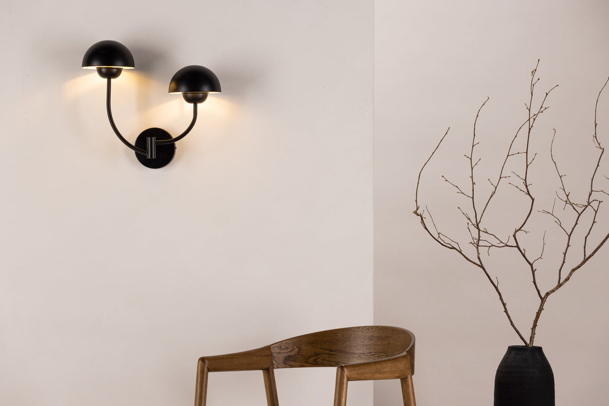 Lyckorna Wandleuchte in Schwarz präsentiert im Onlineshop von KAQTU Design AG. Wandleuchte ist von Vind