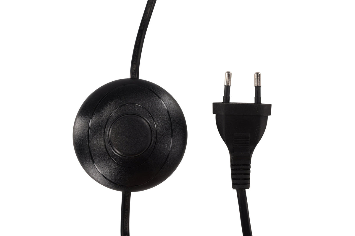 Lyckorna Stehleuchte in Schwarz präsentiert im Onlineshop von KAQTU Design AG. Stehleuchte ist von Vind