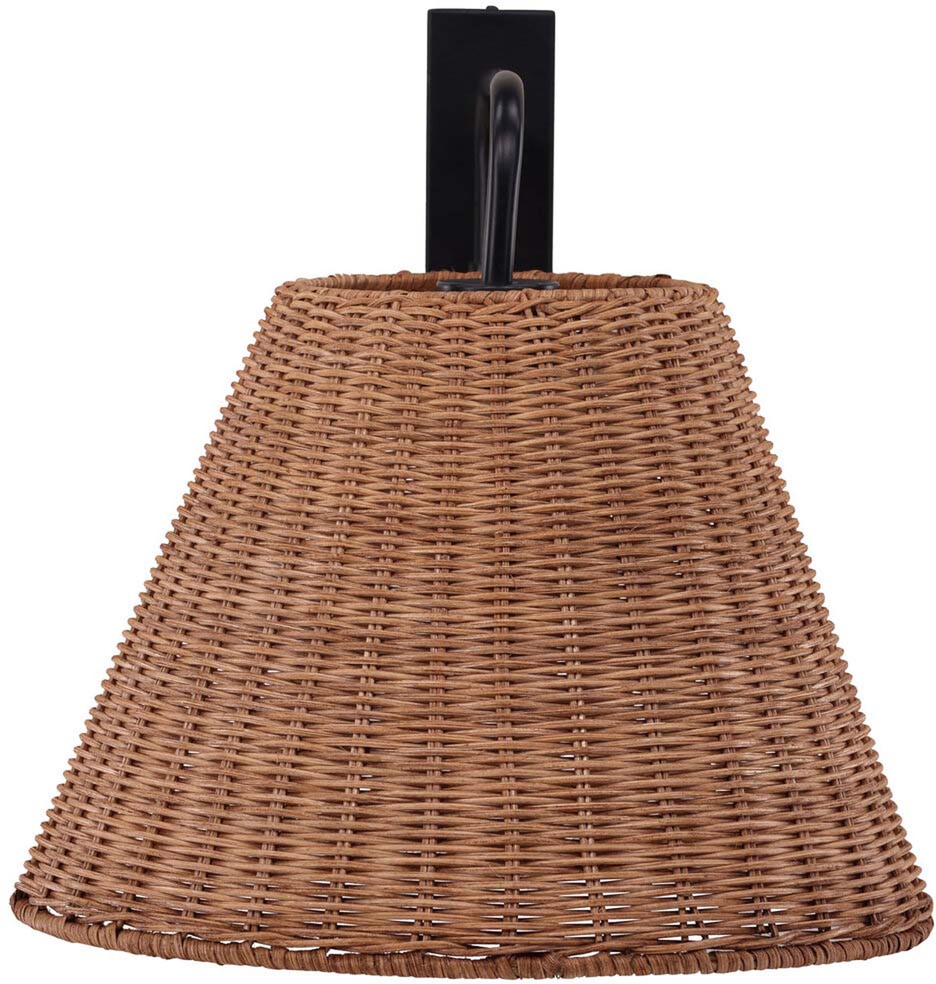 Entdecken Sie die stilvolle Stala Wandleuchte von Vind. Elegantes Design aus Rattan und Eisen für gemütliche Atmosphäre in jedem Raum.