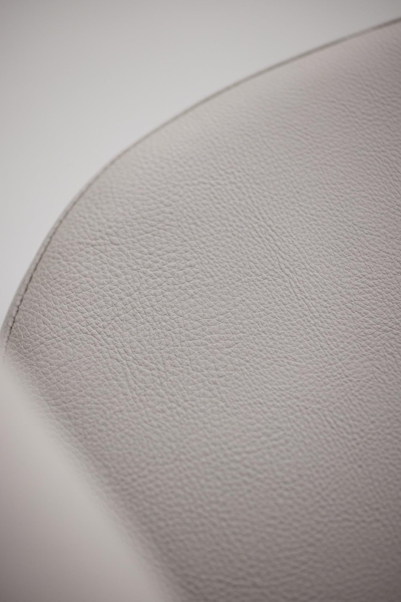 Västerås Stuhl: Stilvolle Eleganz trifft auf skandinavische Schlichtheit.