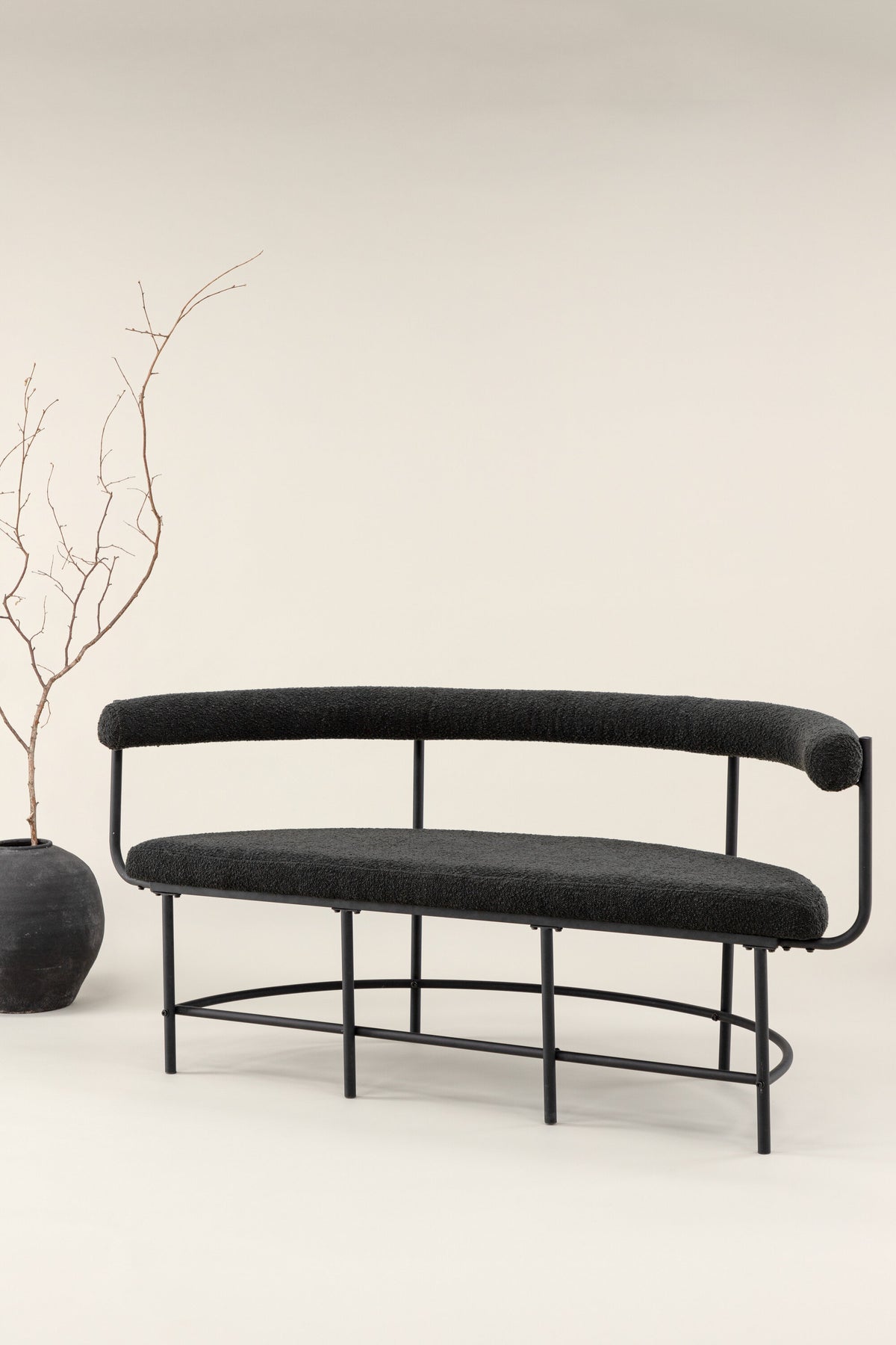 Stallhagen x Josefin Lustig Bank in Schwarz präsentiert im Onlineshop von KAQTU Design AG. Sitzbank ist von Vind