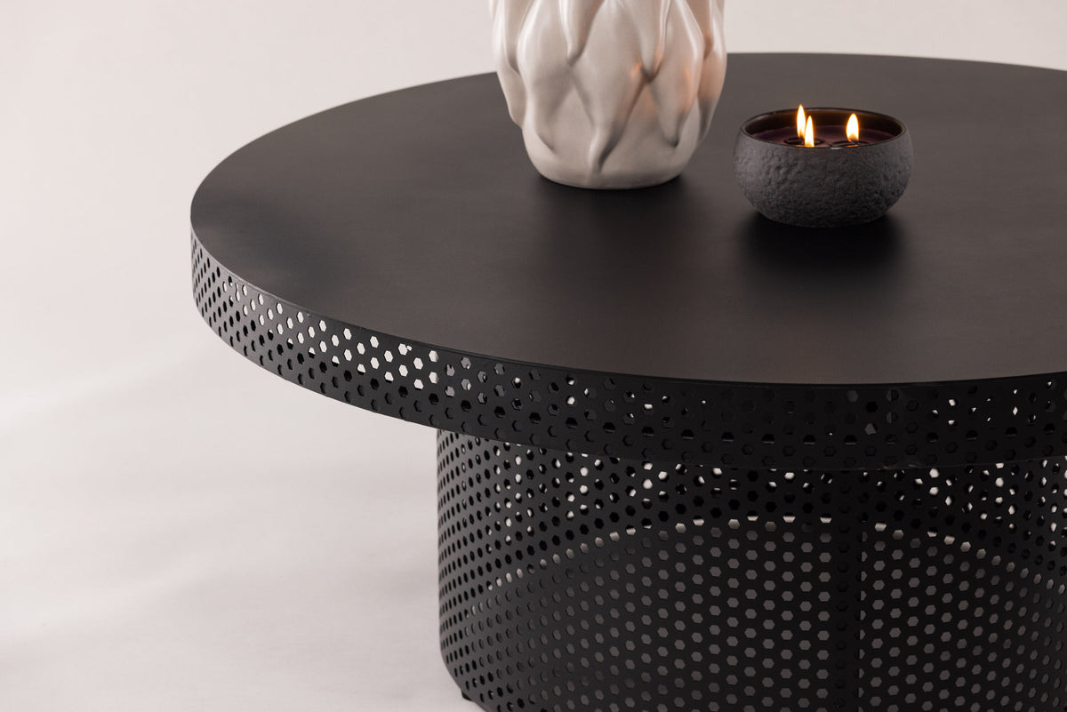 West End x Josefin Lustig Beistelltisch in Schwarz präsentiert im Onlineshop von KAQTU Design AG. Beistelltisch ist von Vind