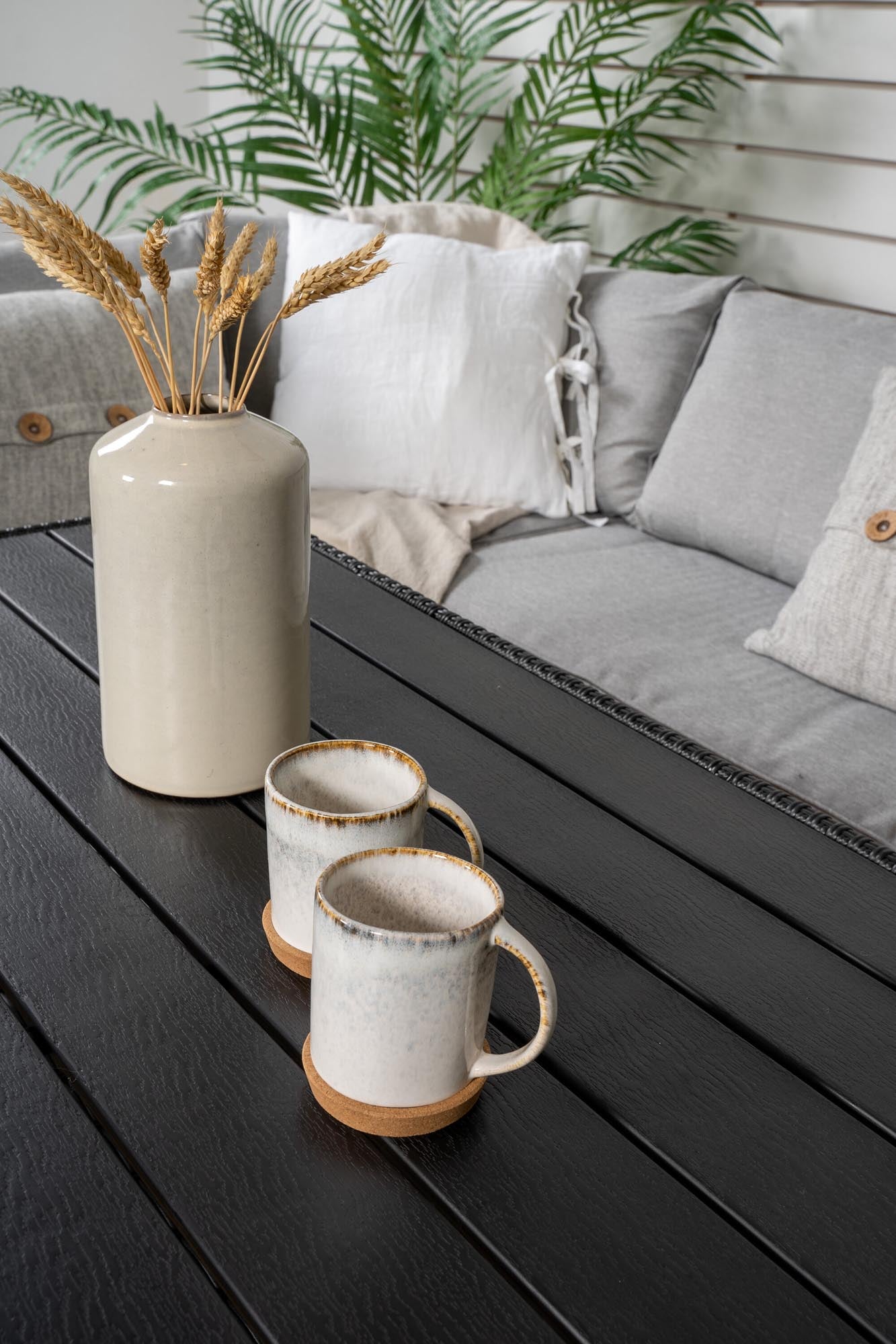 Elegantes Brentwood Ecksofa für stilvolle Outdoor-Entspannung.